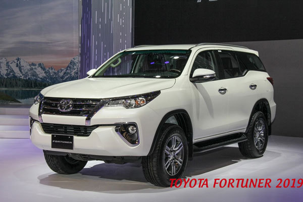 Đánh giá Toyota Camry 2022 Giá KM nội ngoại thất an toàn